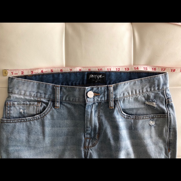 💙SOLD💙Nasty Gal patch jeans! 27! - Picture 5 of 5